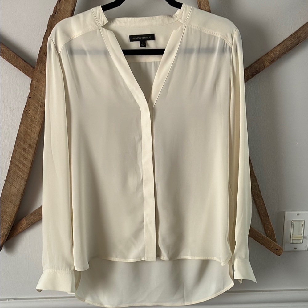 Banana Republic Cream 3/4 Sleeve Notched Collar Blouse